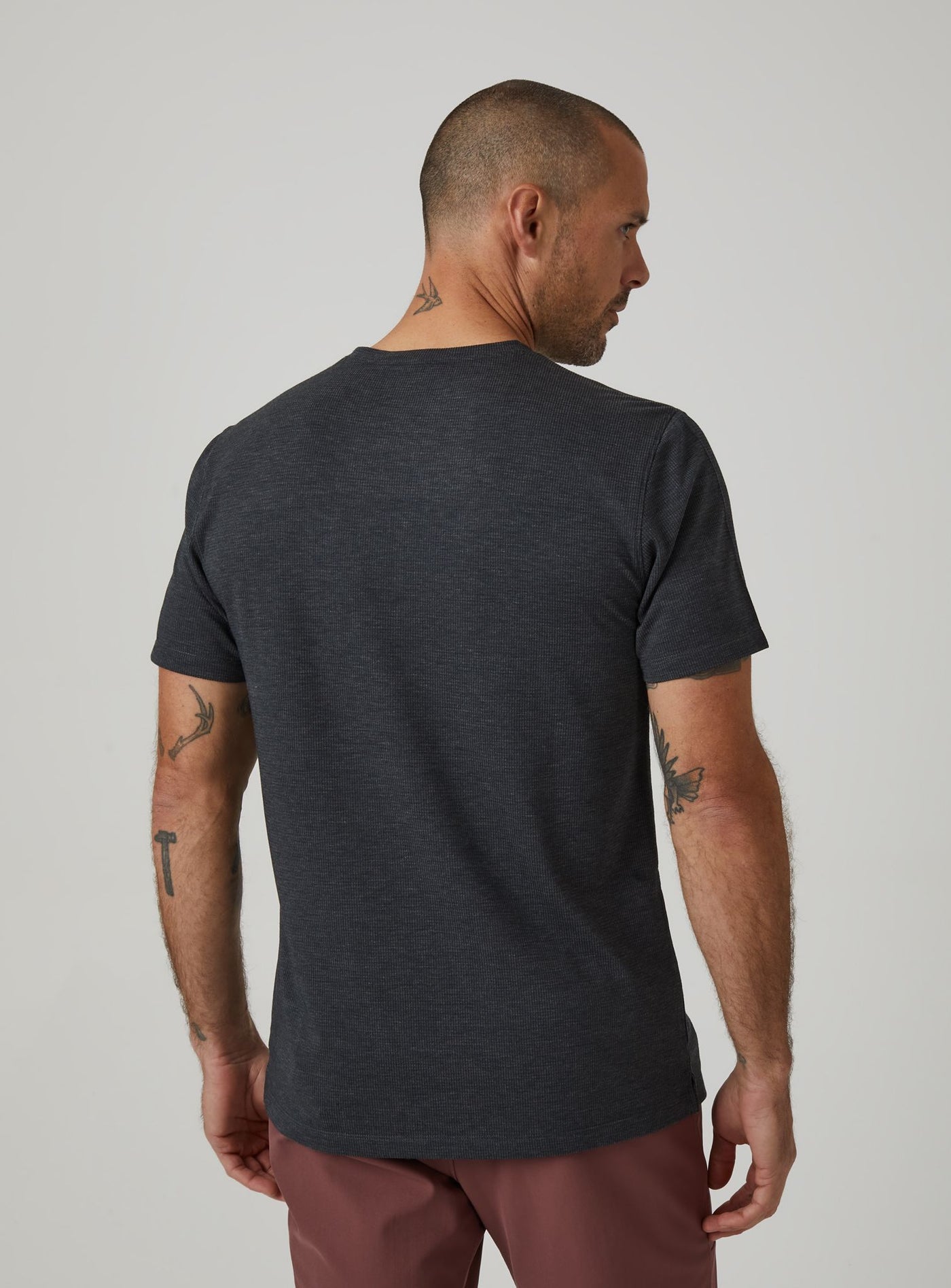 Lucas Core Textured Tee in Charcoal