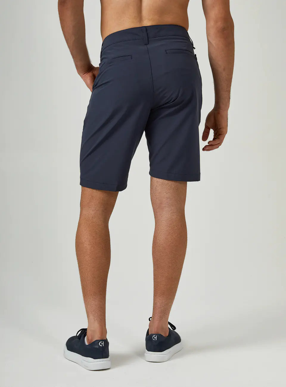 Momentum Hybrid Short in Navy